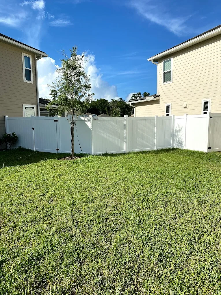 vinyl fence contractor in jacksonville