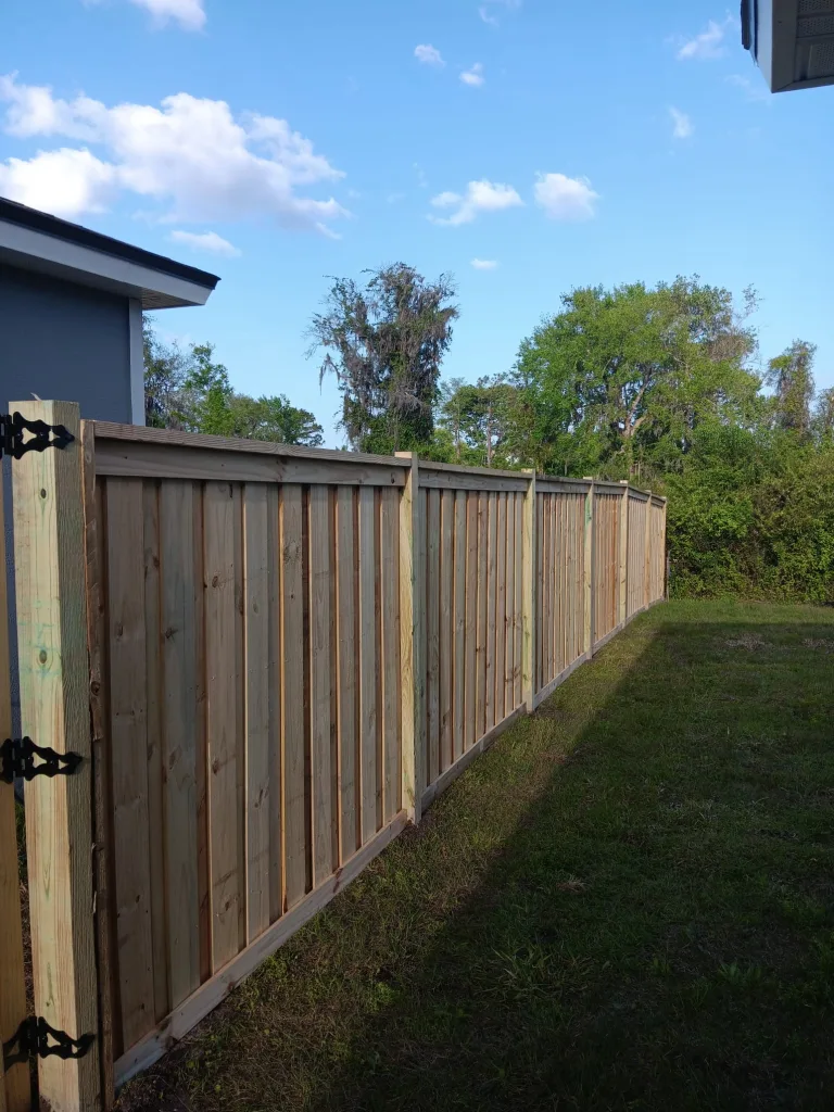what are the different types of wood fences